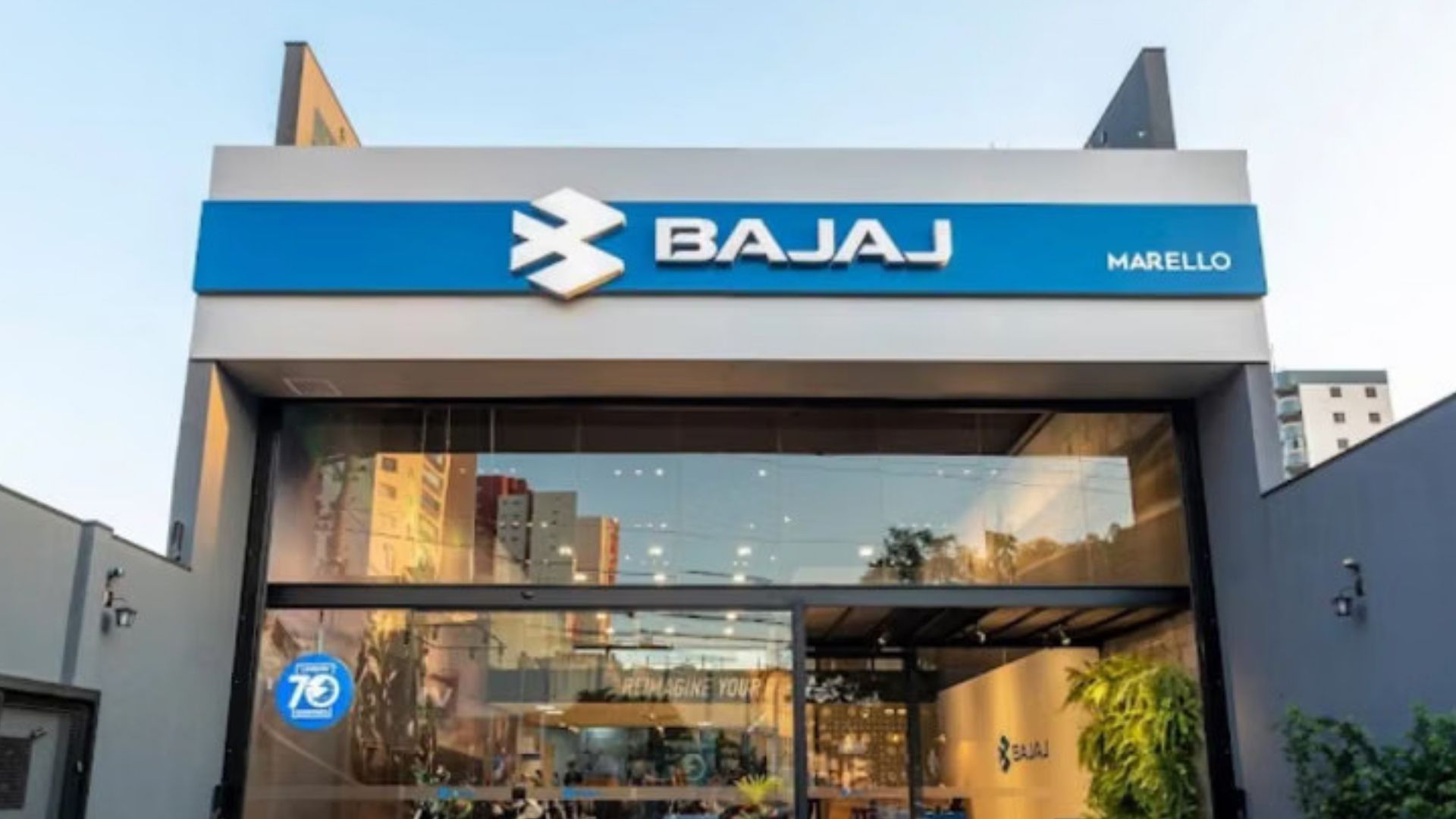 Bajaj Auto August 2025 Sales Rise 5% on Strong Export Demand as Domestic Market Slips